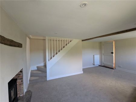 A lovely, newly refurbished 3 bed property in Cheriton offering 3 bedrooms, kitchen/dining area and living room. With good size garden and beautiful views. - Photo 4