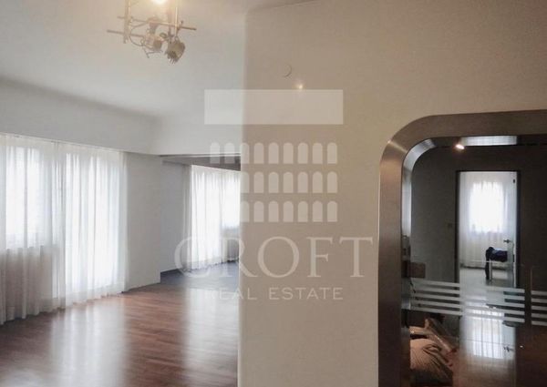 Attic-Cassia: 250mq. Top floor in addition to 250mq. of panoramic terraces. Spacious living, dining, 5 bedrooms, 3 baths, maid’s room, 3 panoramic terraces, parking, silent,. Located at begining of Cassia, near Schools. Ref 160