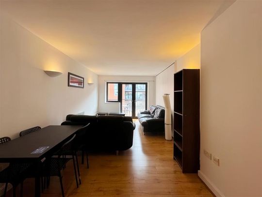 2 bedroom flat to rent - Photo 1