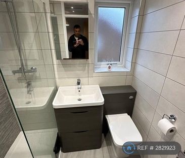 2 bedroom semi-detached house to rent - Photo 6