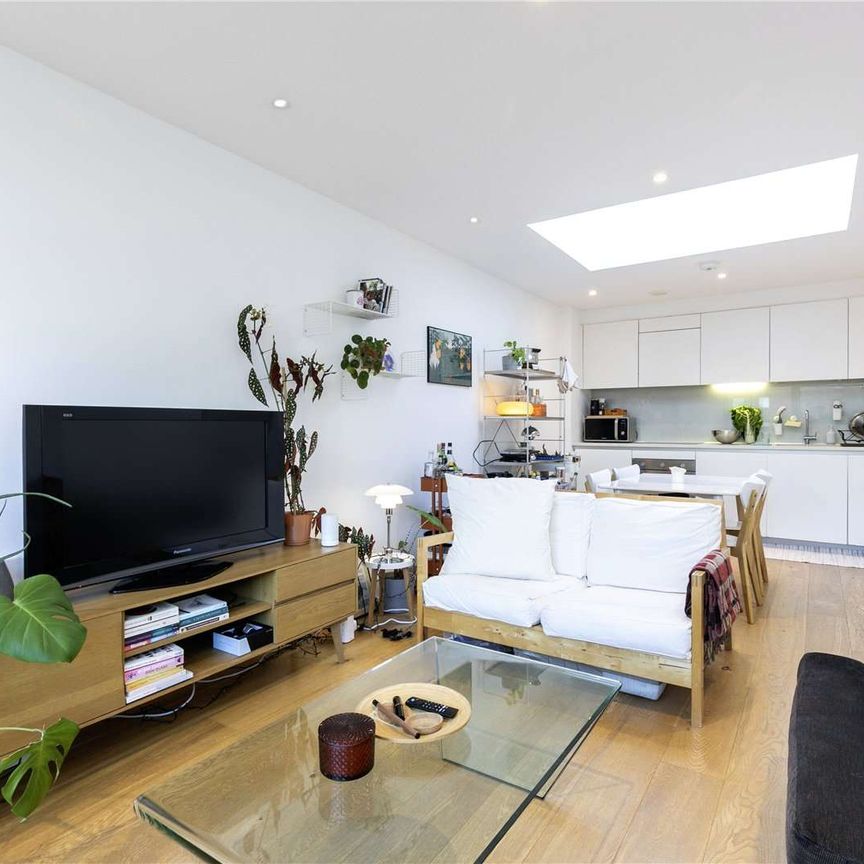 We are delighted to be offering a two bedroom apartment in the stylish Hornsey Road Baths development. - Photo 1