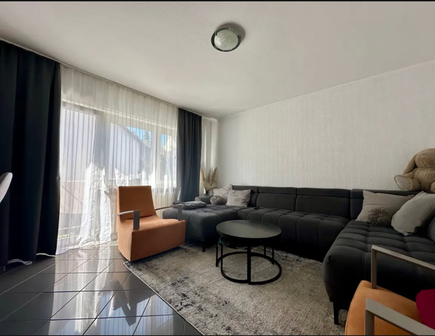 Sanierte 2,5 Zimmer mit 2 Balkonen, Einbauküche und Tageslichtbad - Foto 1