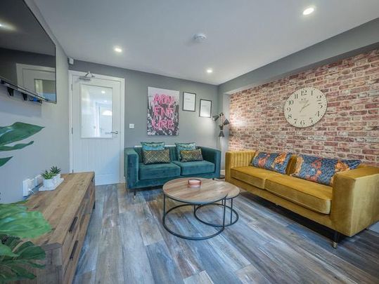 1 bedroom in a house share to rent - Photo 1