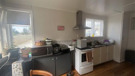 Three-bedroom House located in quiet Cul-de-sac - Photo 4