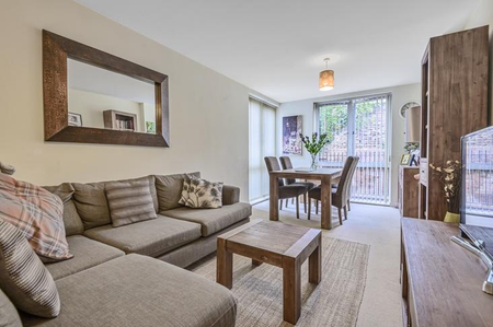 2 bedroom apartment to rent Printing House Square, Martyr Road, Guildford, GU1 - Photo 2