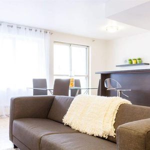 Two Bedroom - 1100 Ave Dr. Penfield, Montréal - Photo 2