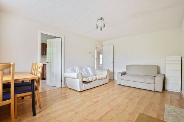 Weavers Way, NW1 - Photo 1