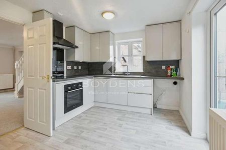 Victoria Gardens, Highwoods, Colchester, Essex, CO4 - Photo 2