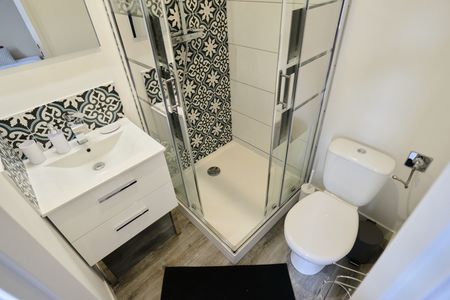 RUE DE LA GARE Roommate 6 Bedrooms at Lille - La Madeleine - Photo 5