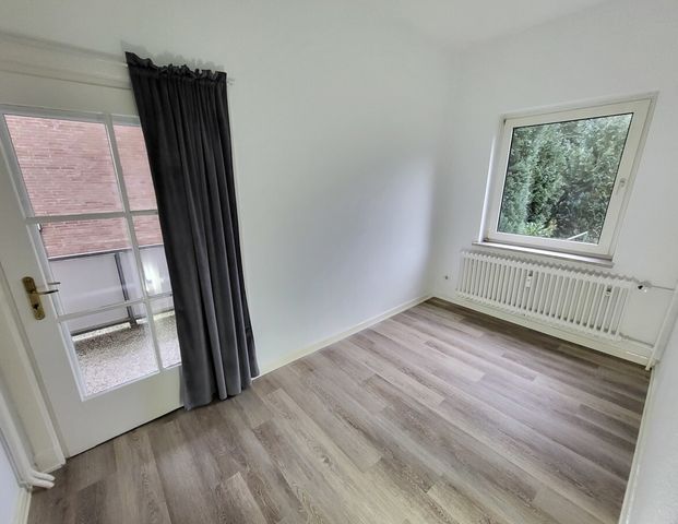 Nähe Kurpark: 2,5-Zimmer-Wohnung mit Loggia und 1/2 Zusatz-Zimmer in 23611 Bad S ... - Foto 1