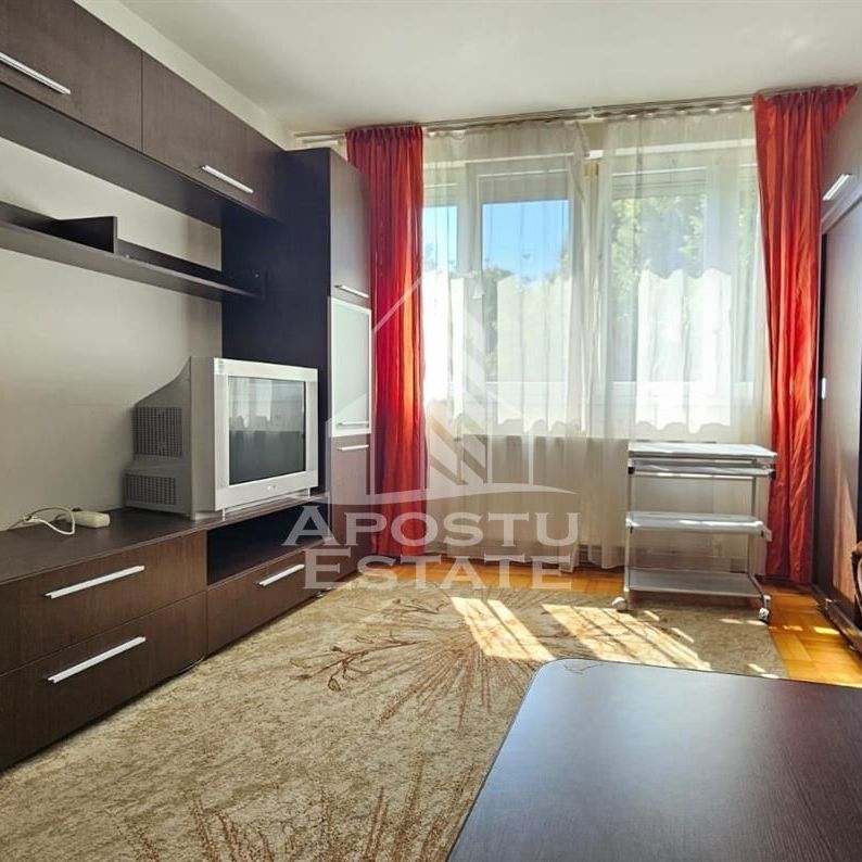 Apartament 2 camere decomandatin zona podgoria - Fotografie 1
