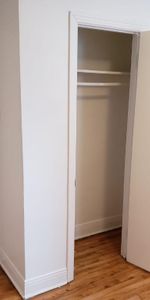 🏡 À LOUER – 3 ½ (demi sous-sol) – Quartier calme et paisible - Photo 4