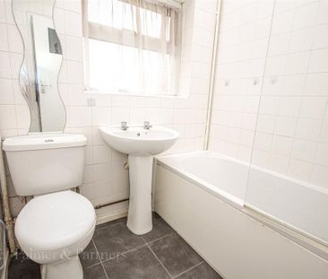 2 bedroom maisonette to rent - Photo 5