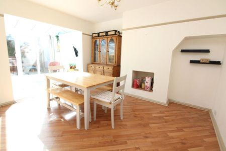 3 bedroom semi-detached house to rent - Photo 2