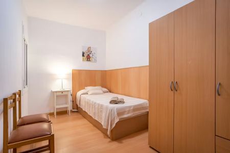 Carrer del Marquès de Campo Sagrado, Barcelona, Catalonia 08015 - Foto 4