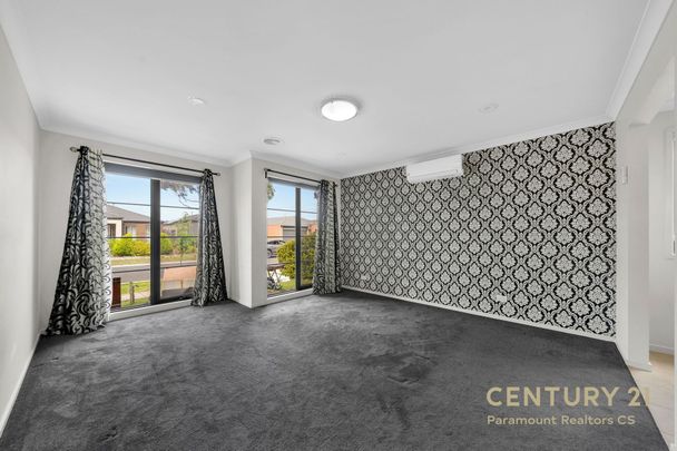 Modern Family Home with Premium Upgrades in a Prime Wyndham Vale Location - Photo 1