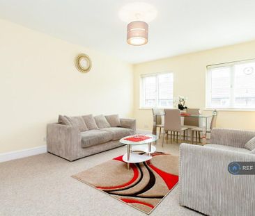 2 bedroom flat to rent - Photo 2