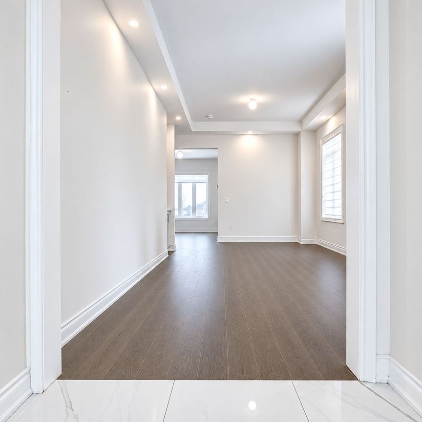 For Lease - 71 Maple Fields Circle, Aurora, Ontario - Photo 1