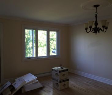 CHATEAUGUAY 5 1/2 HAUT DUPLEX BIEN SITUEE, PLANCHERS BOIS FRANC. 51... - Photo 1