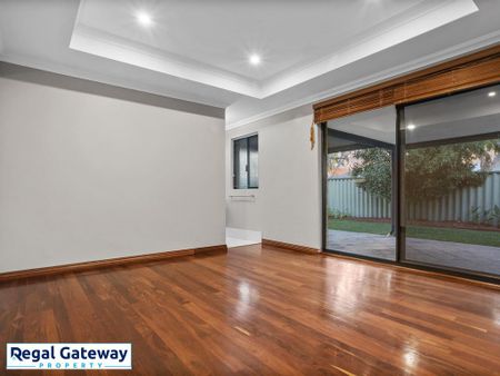 63 Freycinet Circuit, AUBIN GROVE WA 6164 - Photo 2