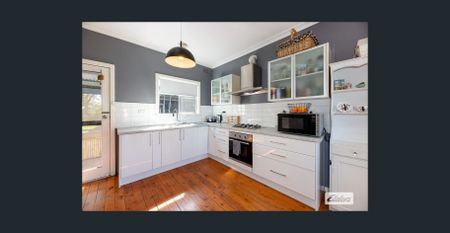 Three Bedroom Home - Photo 3