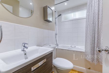 2 bedroom apartment to rent St. Marys, Victoria Road, Weybridge, Surrey, KT13 - Photo 5