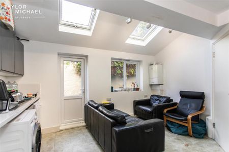 6 bedroom terraced house to rent - Photo 3