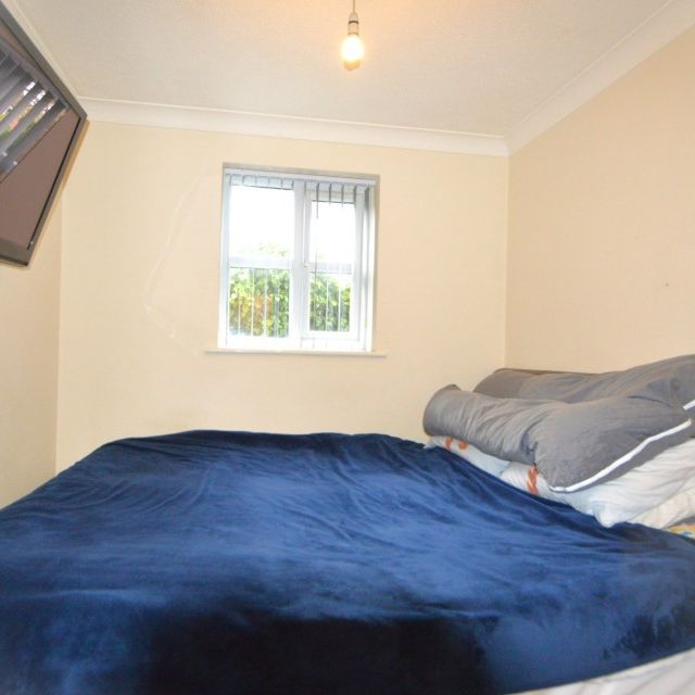 Worcester Gardens, Slough, Berkshire,SL1 - Photo 1