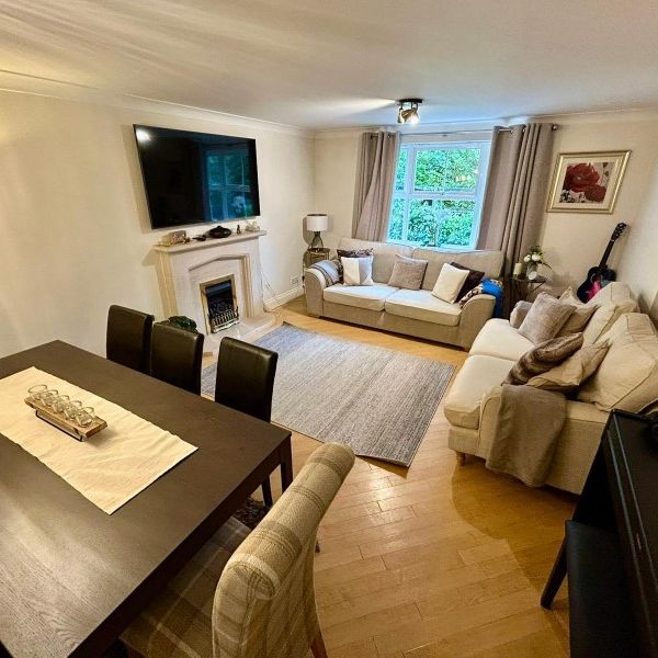 Woodbridge Manor, Camberley - 2 bedrooms Property for lettings - Seymours - Photo 1