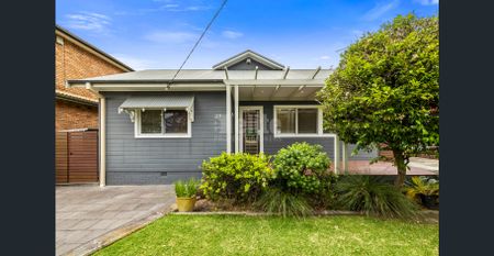 Beautifully renovated with flawless in/outdoor living - Photo 5