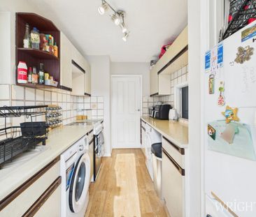 1 bedroom Apartment - TENTERFIELD HOUSE, WELWYN. - Photo 2