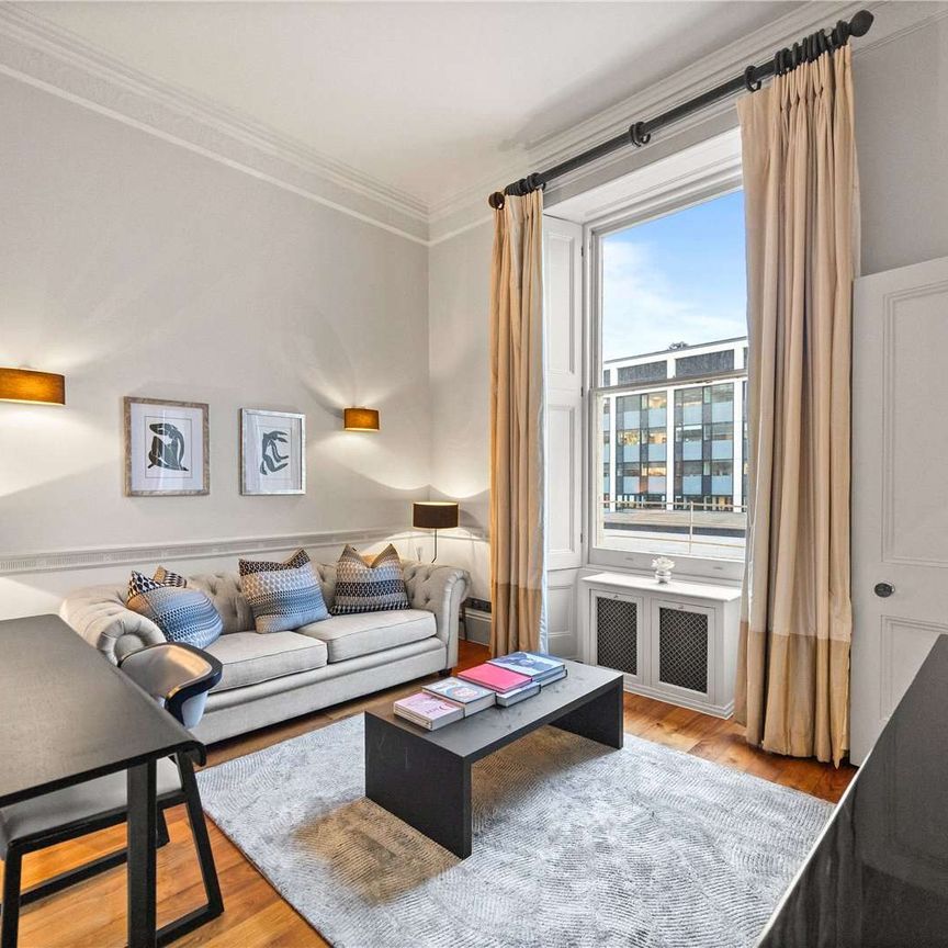 Well-presented contemporary 2 bedroom apartment at Princes Gate, a fantastic new refurbished conversion in the heart of South Kensington. - Photo 1