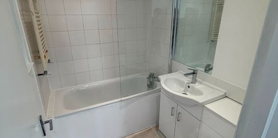 Room in a Shared House, Walm Lane, NW2 - Photo 3