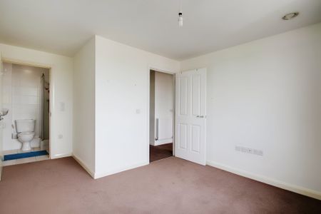 2 bed flat to rent in Bath Road, Hounslow, TW3 - Photo 3