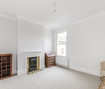 3 bedroom flat to rent - Photo 1