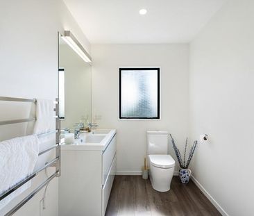 UNFURNISHED TOWNHOUSE - 3 BEDROOMS - Photo 1