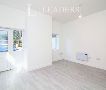 House to rent - Photo 6