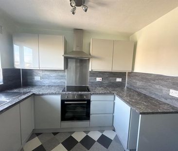 1 bedroom Flat To Let - Photo 3