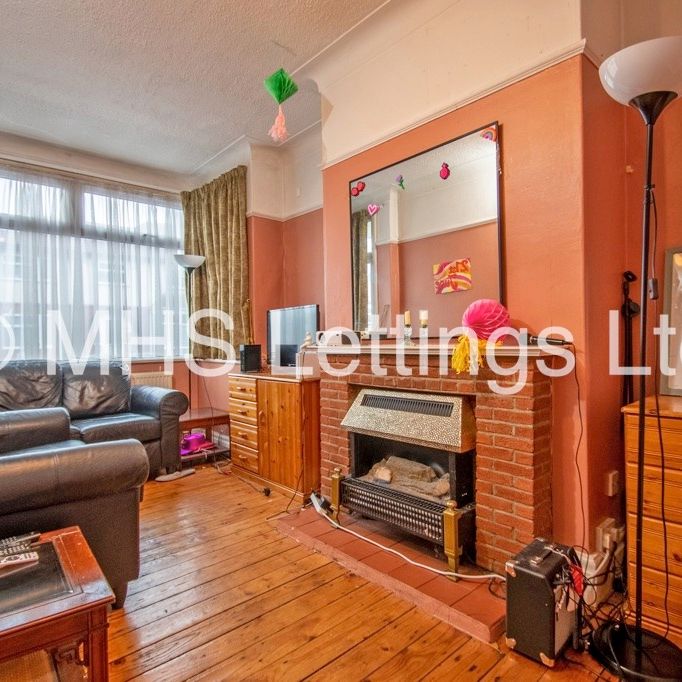 4 Bedroom Mid Terraced House for rent in Hessle Avenue - Photo 1