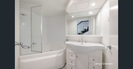 Renovated Stylish Loft Style Apartment - Photo 2