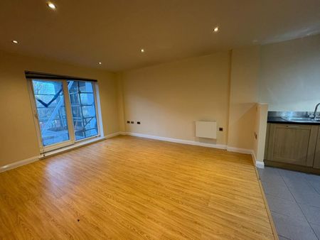 2 bedroom Flat To Let - Photo 5