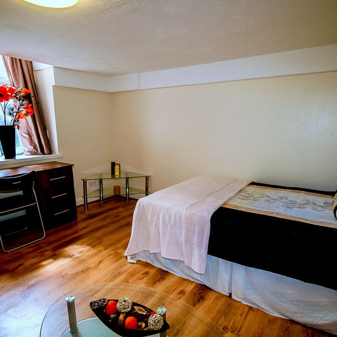 Flat 1, 63 BRUDENELL ROAD Leeds - LS6 1HA - Photo 1