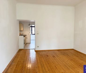 Provisionsfrei: Unbefristeter 40m² Altbau mit 1,5 Zimmern beim Brun... - Photo 1