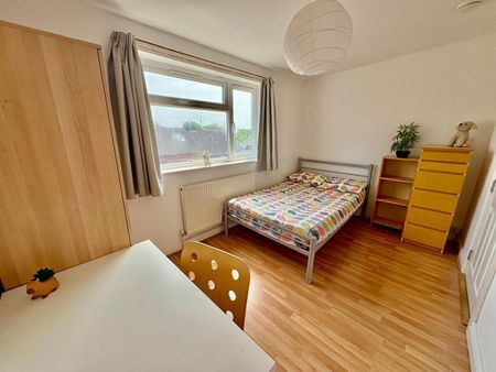 5 Bed Terraced House, Chilwell Street, NG7 - Photo 5