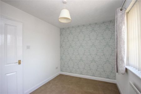 2 bedroom end of terrace house to rent - Photo 4
