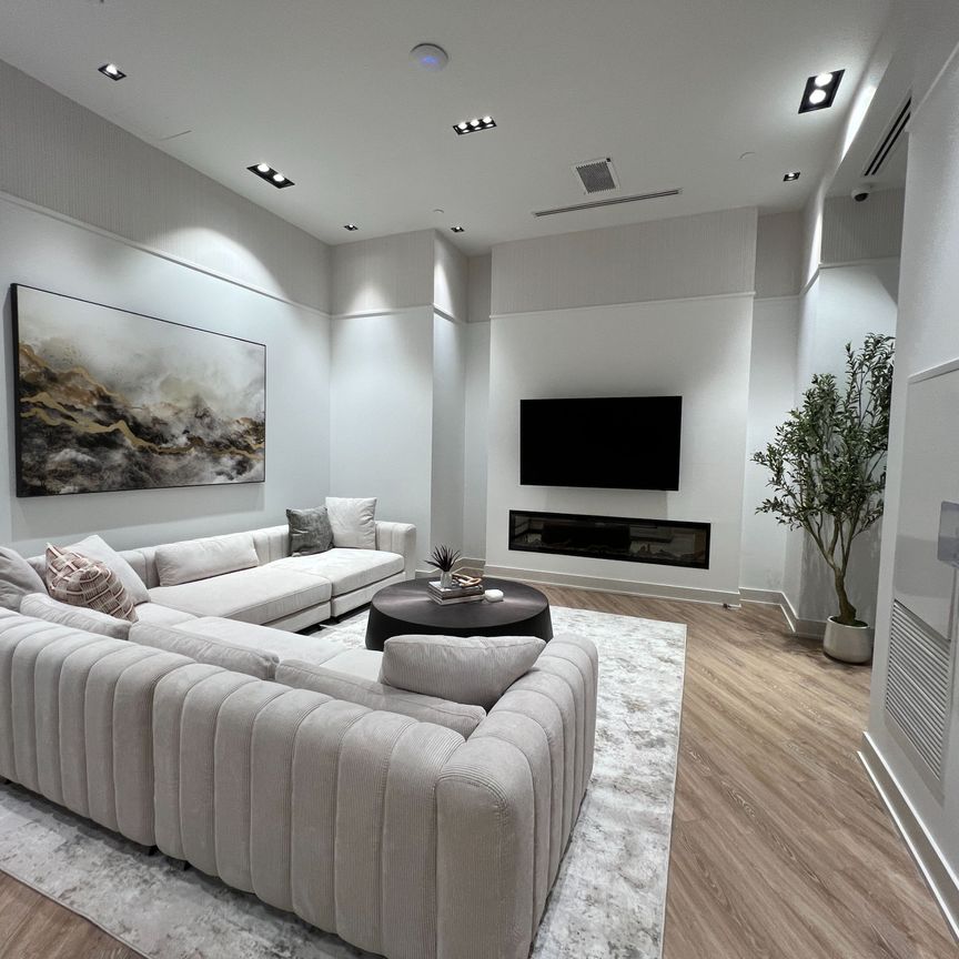 For Lease - 2088 James Street Unit# 1001, Burlington, Ontario - Photo 1