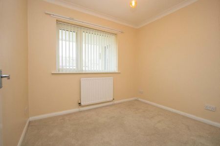 3 bedroom detached bungalow to rent - Photo 4