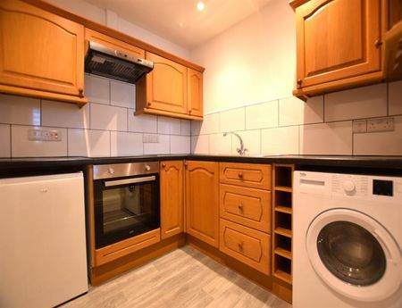 2 Bedroom Apartment To Let - Photo 5