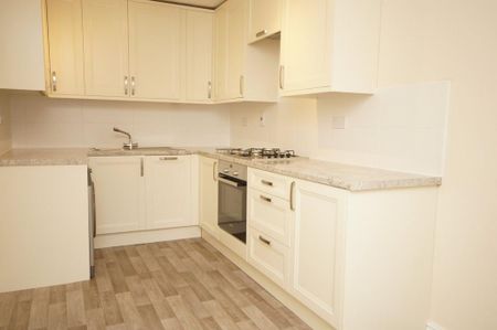 2 bedroom maisonette to rent - Photo 5