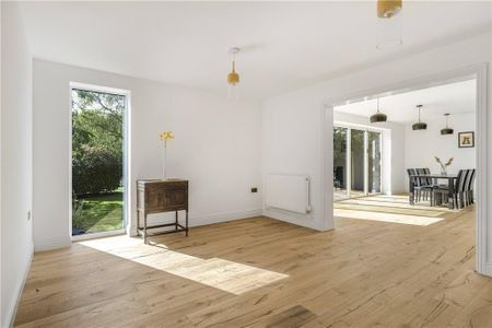 4 bedroom detached house to rent - Photo 3